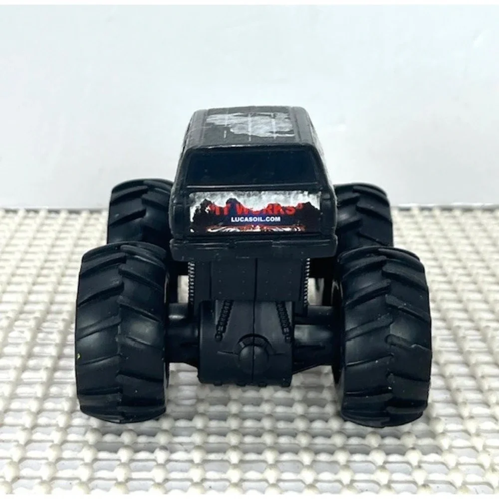 Hot Wheels Monster Jam Mohawk Warrior‎ Monster Truck 1:64